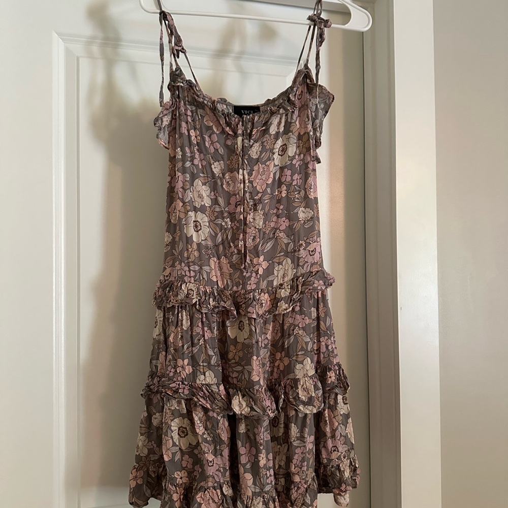 Vici Pastel Floral Dress - Picture 3 of 6